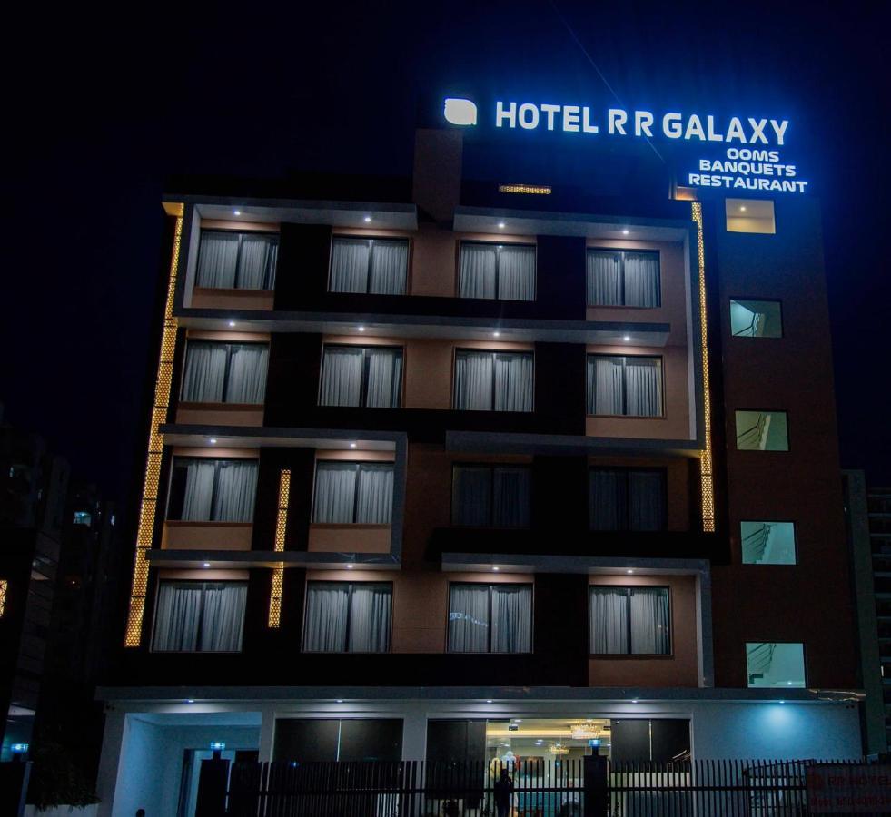 Hotel Rr Galaxy Gurgaon Esterno foto