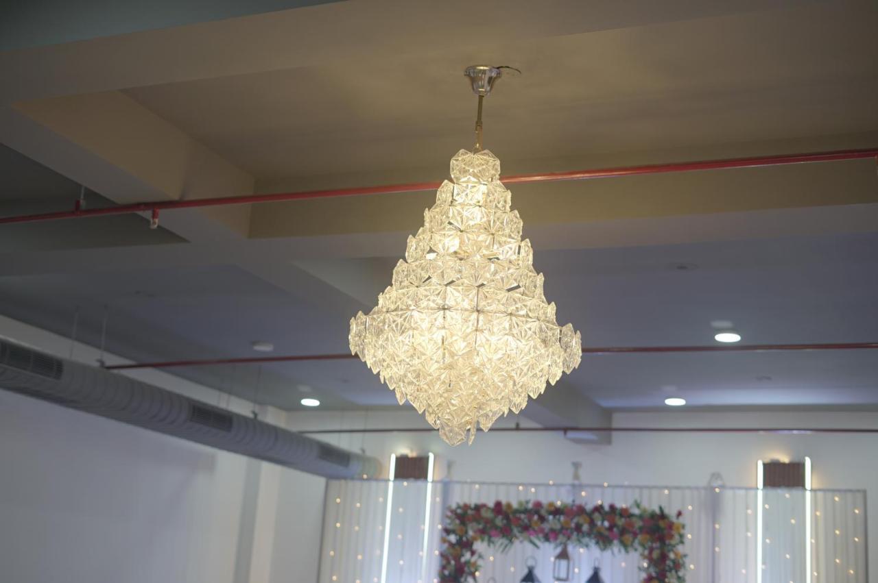 Hotel Rr Galaxy Gurgaon Esterno foto