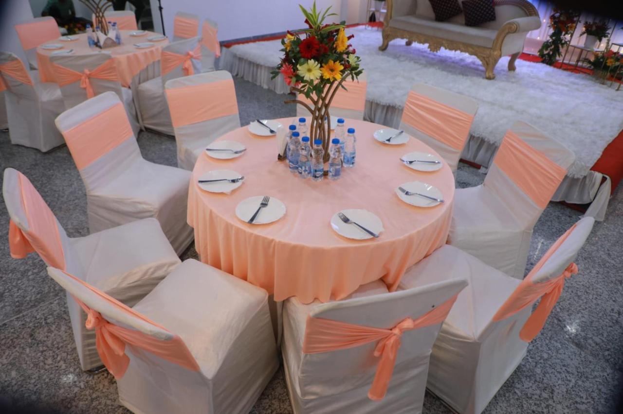 Hotel Rr Galaxy Gurgaon Esterno foto