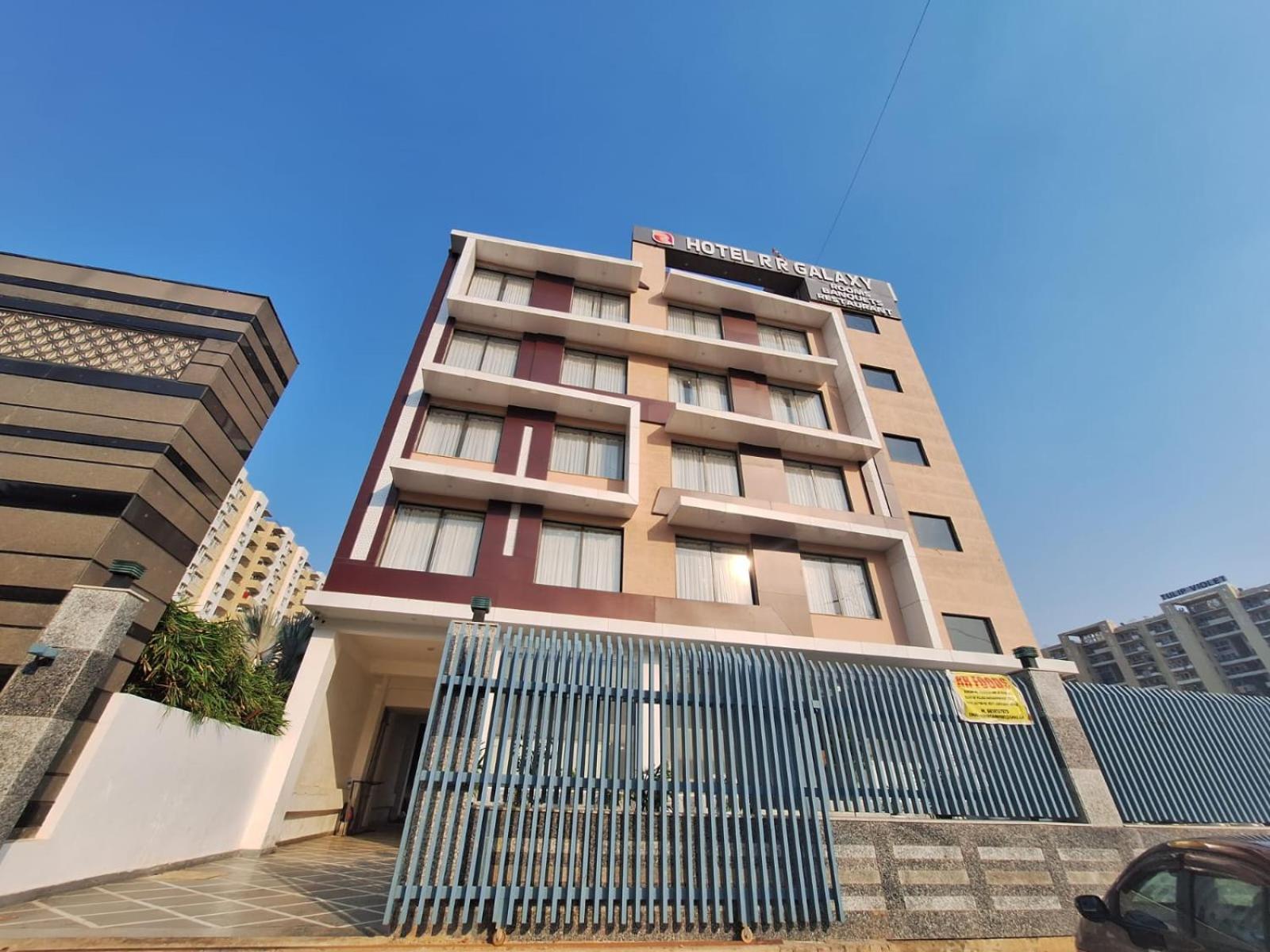 Hotel Rr Galaxy Gurgaon Esterno foto