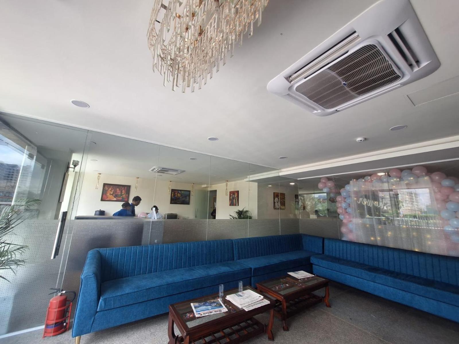 Hotel Rr Galaxy Gurgaon Esterno foto