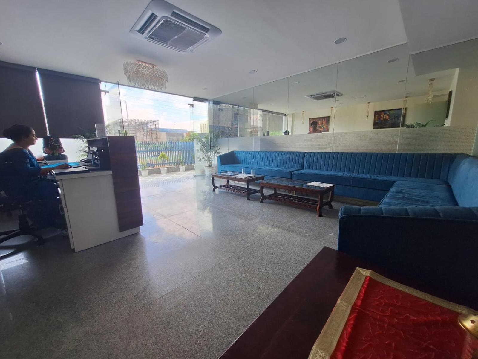 Hotel Rr Galaxy Gurgaon Esterno foto